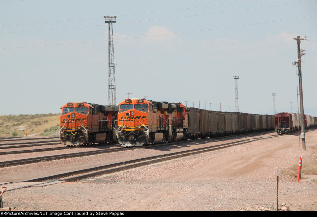 BNSF 6322 and 6729 in Guernsey Yard